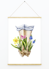 Plakat z dłońmi trzymającymi cebulki kwiatów w pastelowych barwach